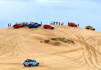 Top 5 điểm check-in sát Bàu Trắng: Cung đường biển & Xe nước vàng